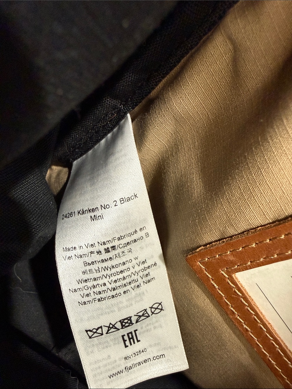 Fjallraven Kanken No. 2 Black Mini Compact Canvas Backpack - Picture 9 of 10